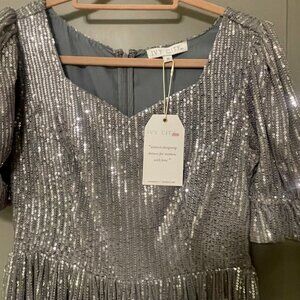 Ivy City Co. Clara in Gunmetal Silver Sequins Dress NWT Medium